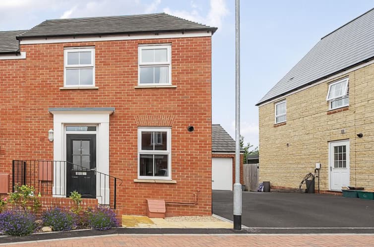 Feltham Close, Wells, BA5