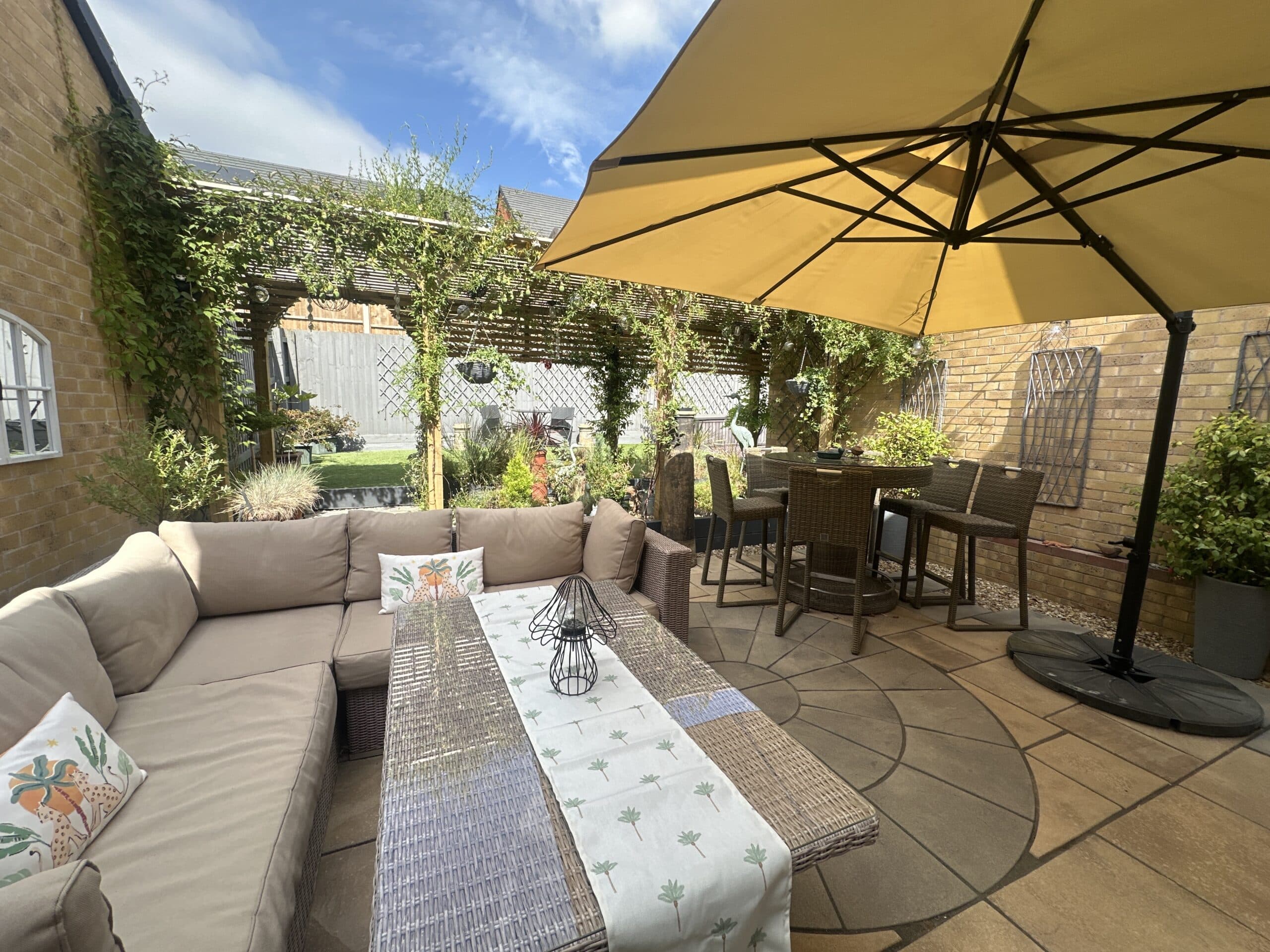 Green Crescent, Desborough, NN14