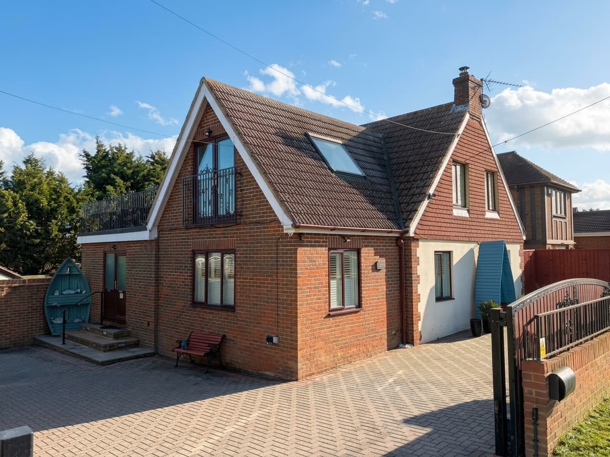 Seathorpe Avenue, Minster On Sea, ME12